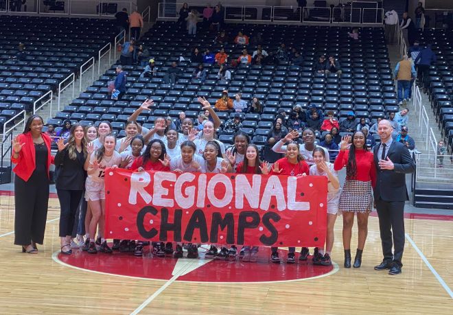Liberty Girls Basketball Team Advances to State Tournament