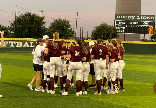 Heritage Softball Team Headed to State Tournament