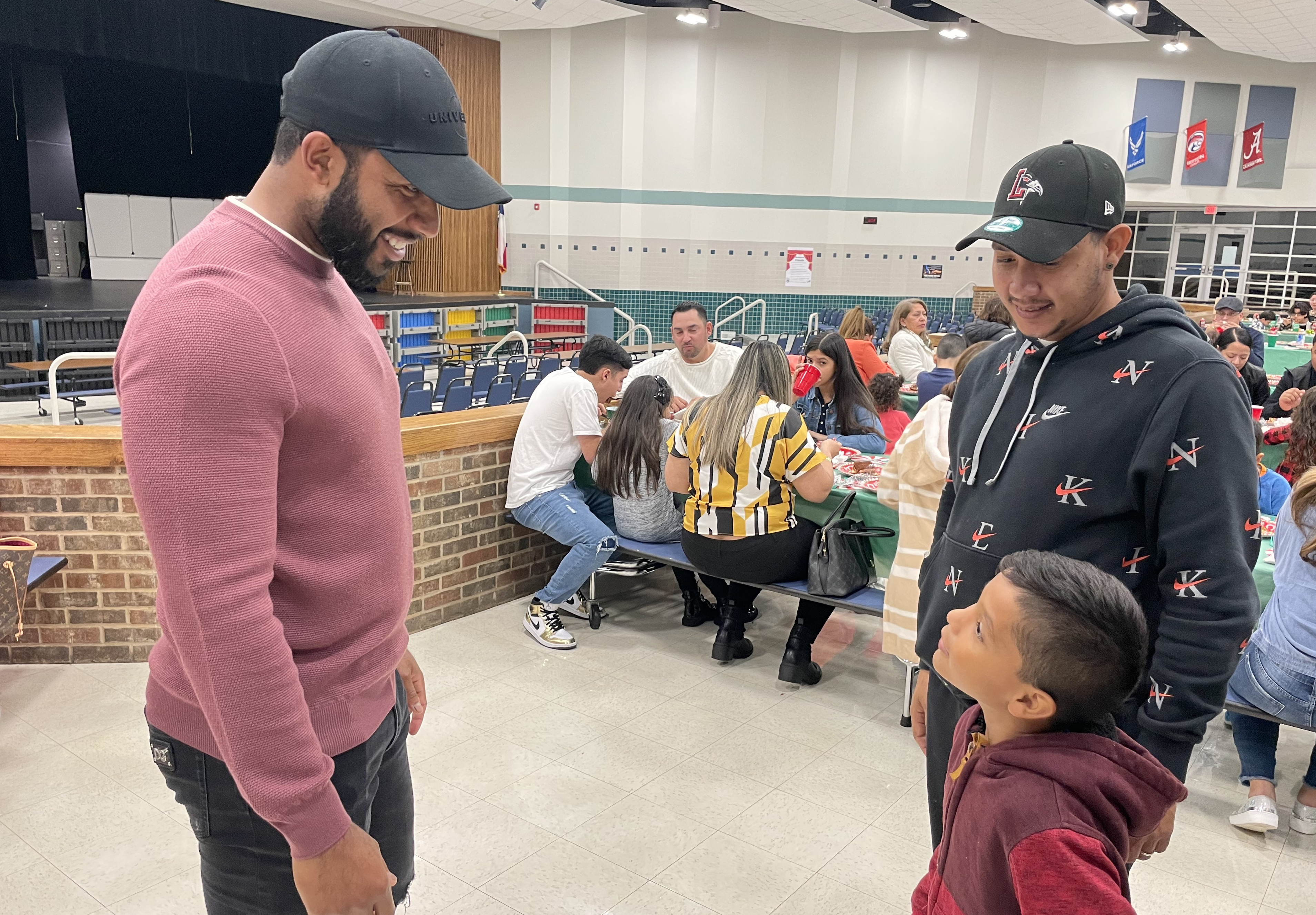 Elvis Andrus speaking with family at La Vision dinner