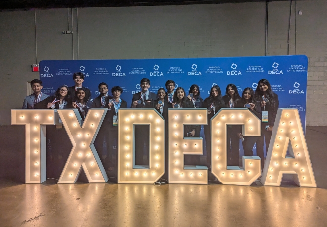 220 DECA Students Move on to International Contest